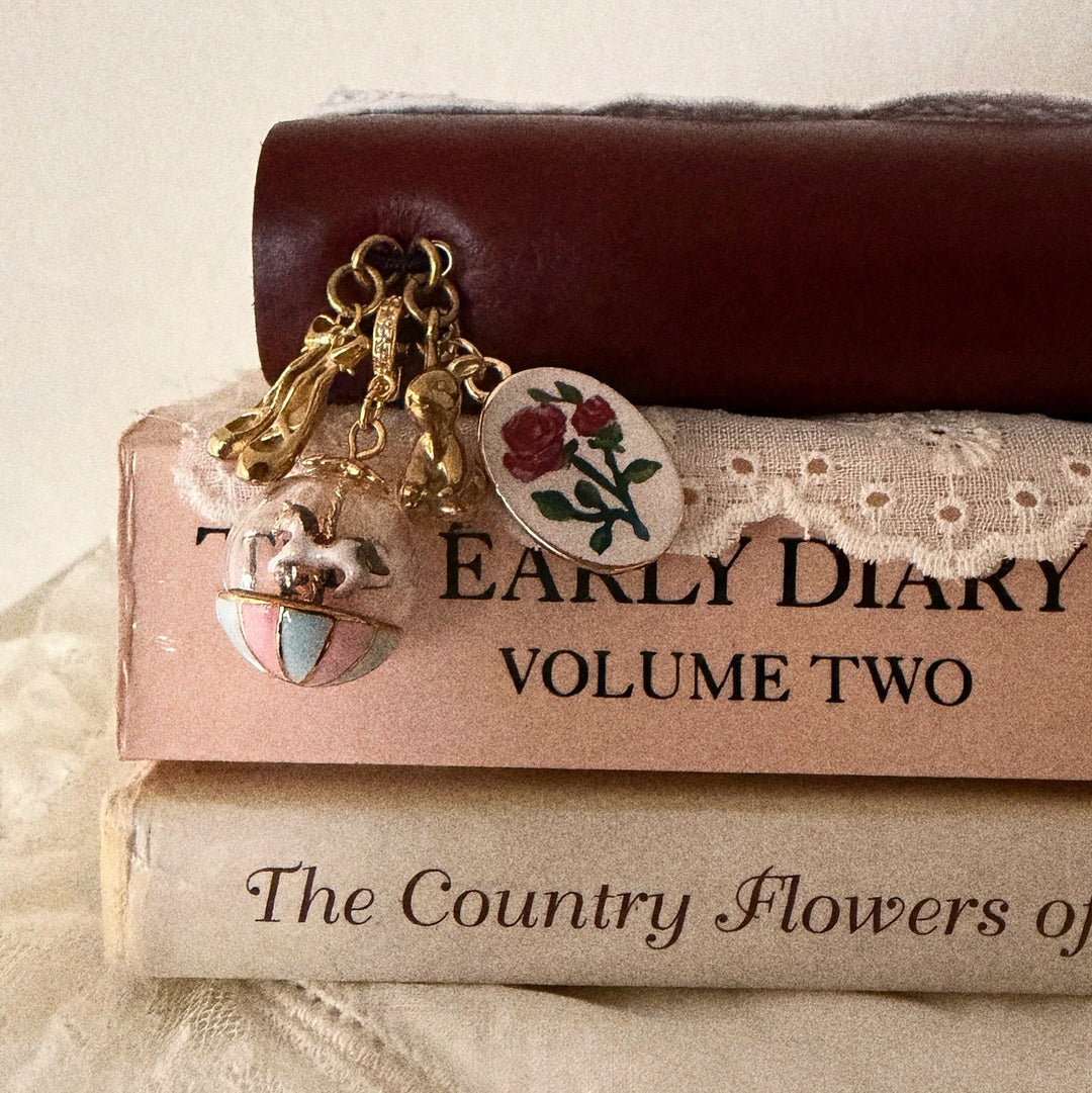 Carousel Globe Necklace Selenichast