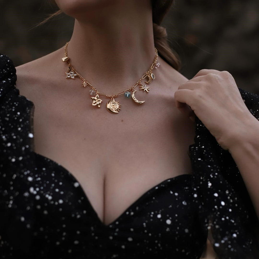Collar de encanto de la estrella de la luna