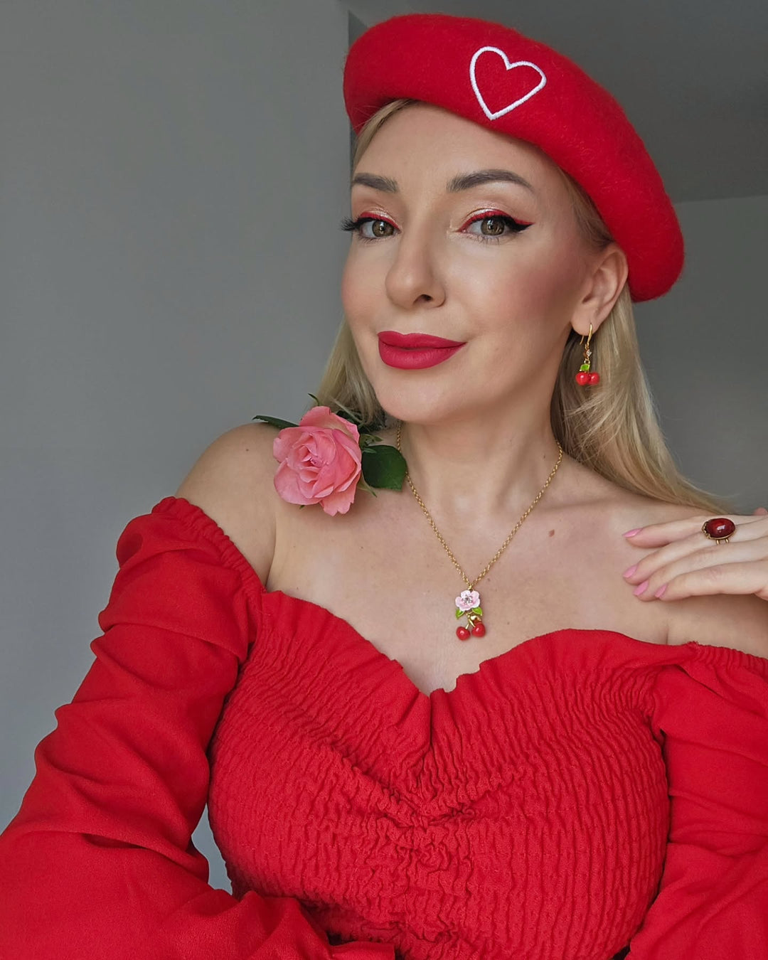 Collar de cereza de flores