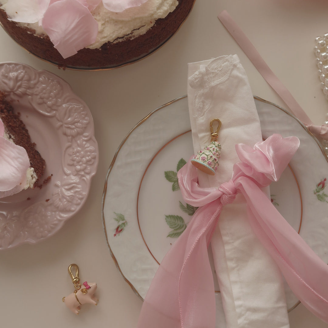 Selenichast Cake Necklace
