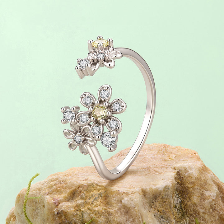 Selenichast Floral Daisy Ring