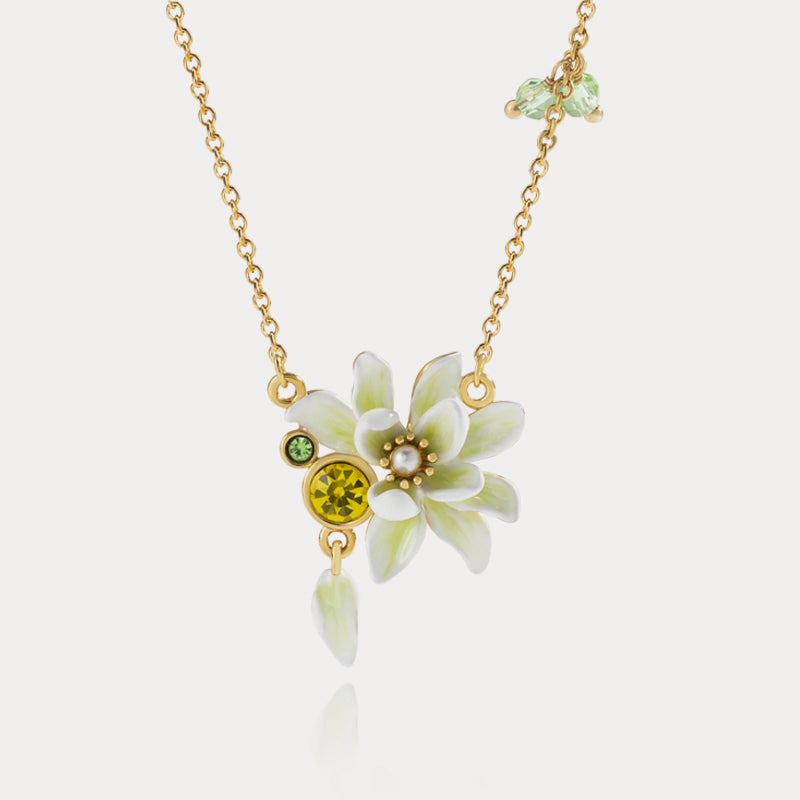 Selenichast gardenia necklace