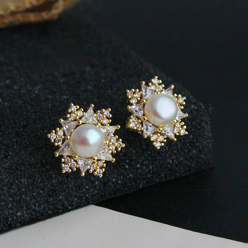 Selenichast snowflake pearl studs earrings