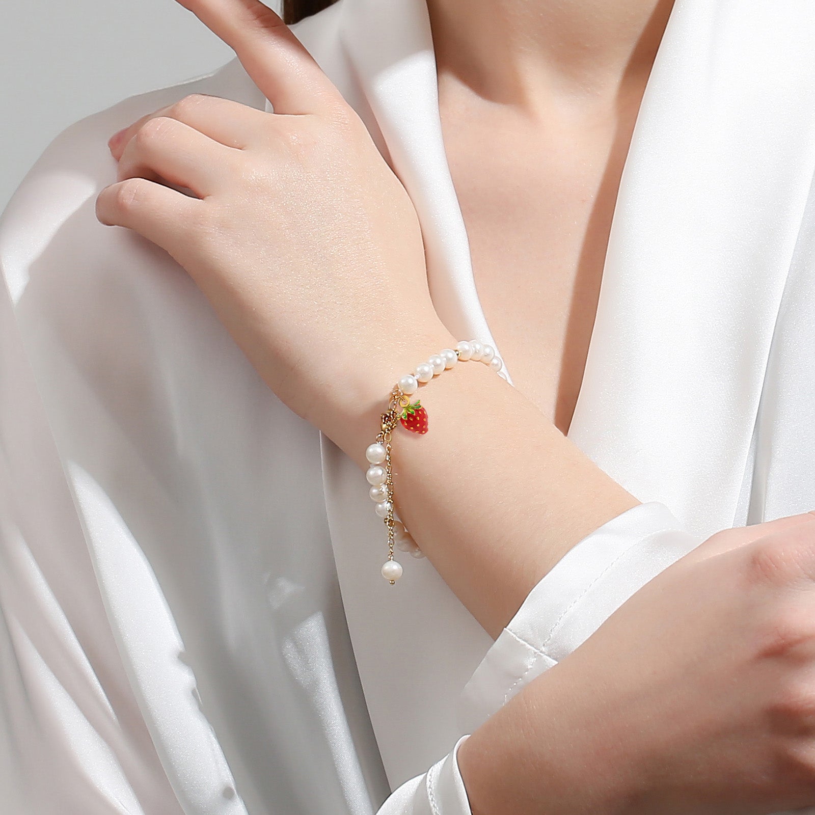 Strawberry Pearl Chain Bracelet