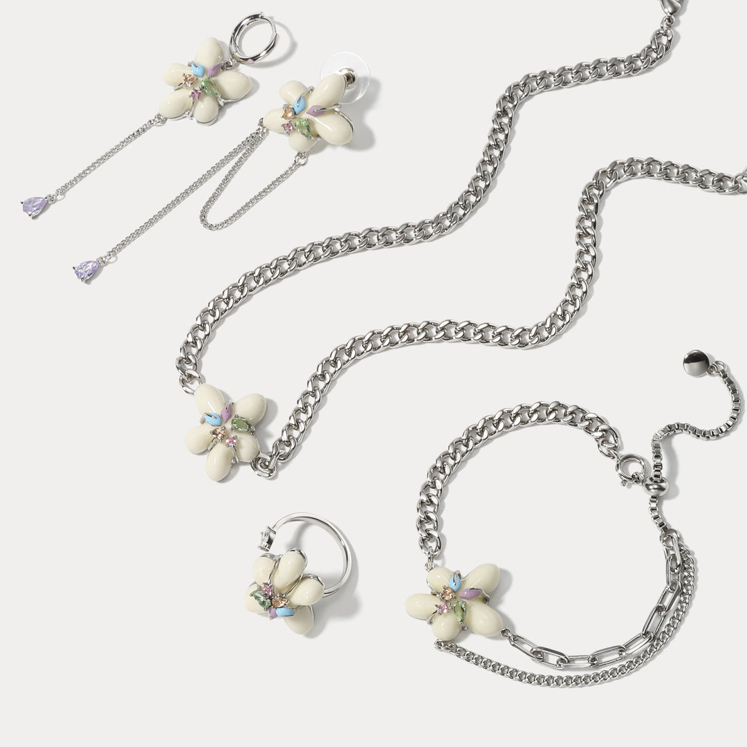 Selenichast Cream Flower Necklace