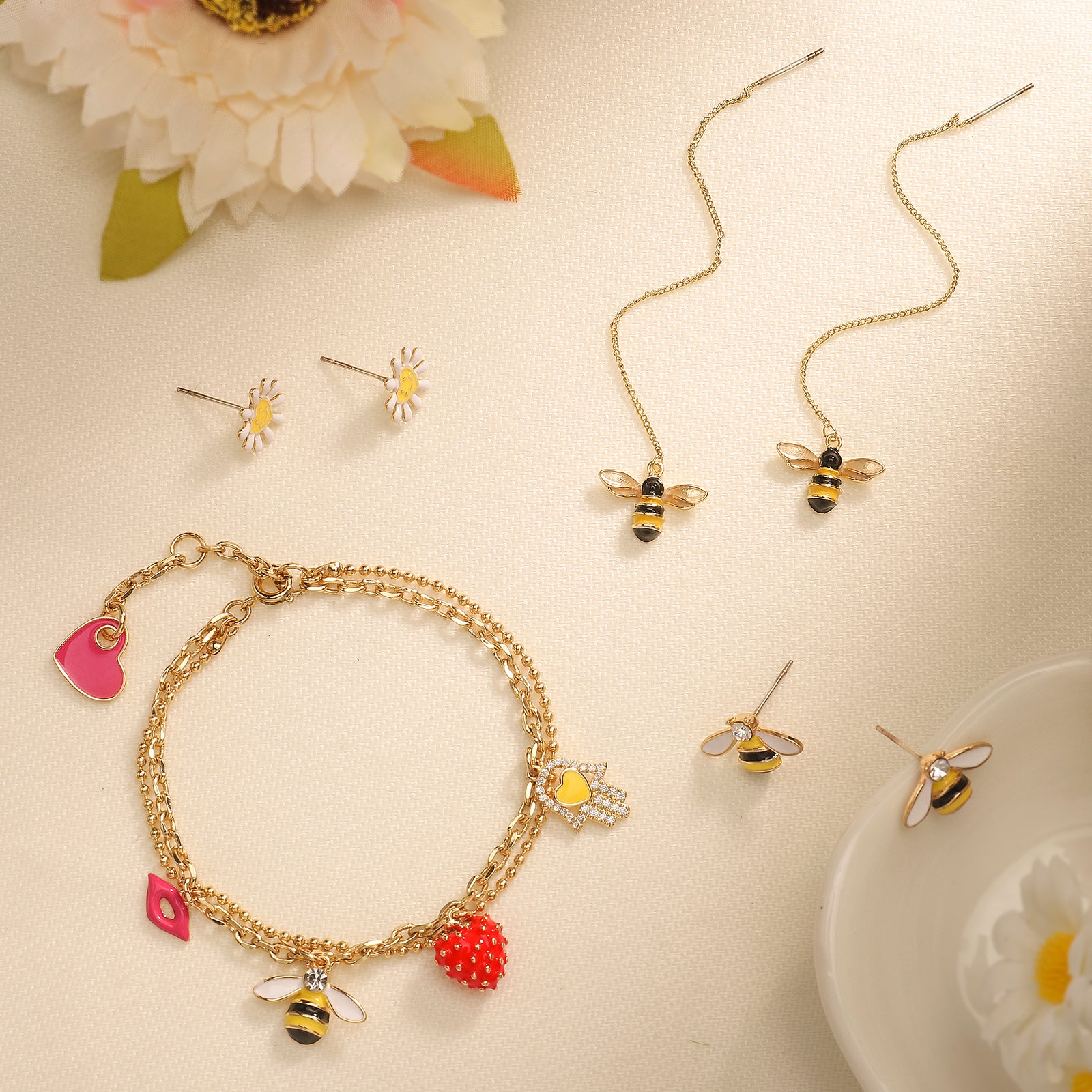 Enamel Bee&Strawberry Flowers Earrings Set