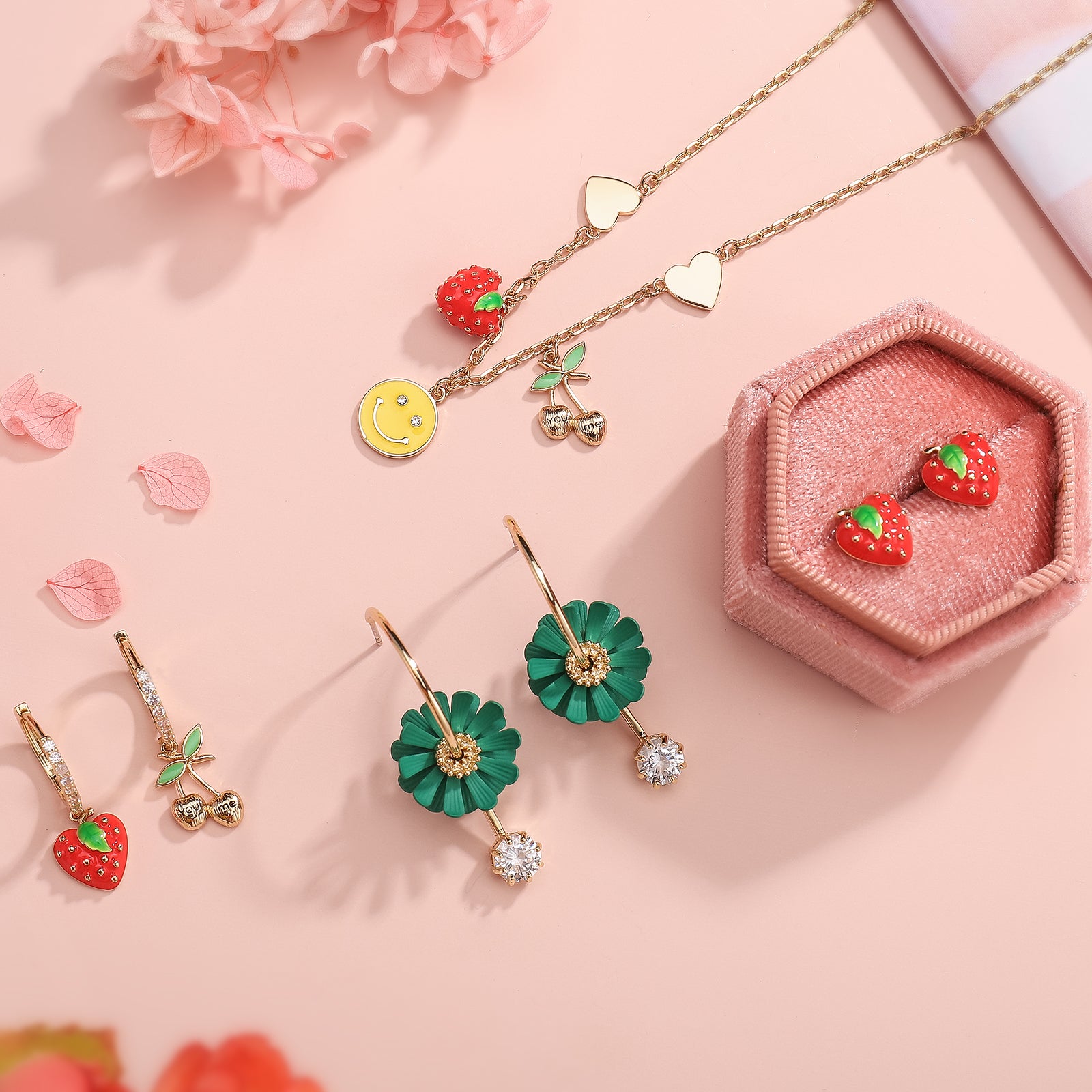 Bee&Strawberry Flowers Earrings Necklace Set