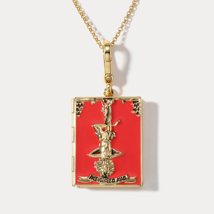 Collier de médaillon de tarot - l'homme pendu