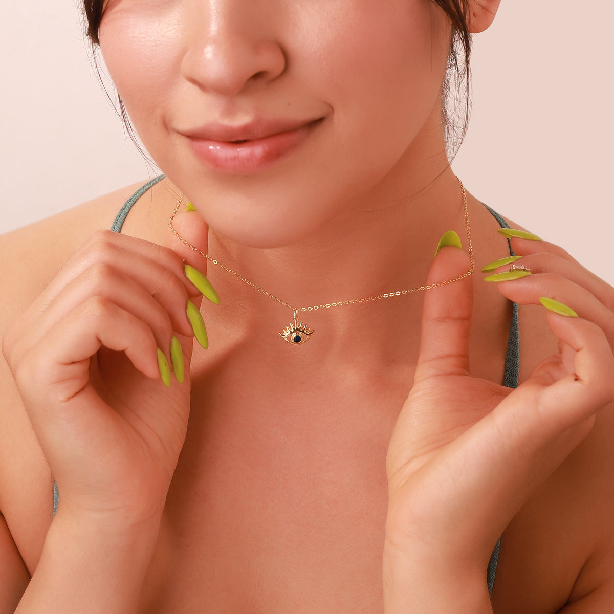 sapphire diamond hollow eye chain pendant necklace