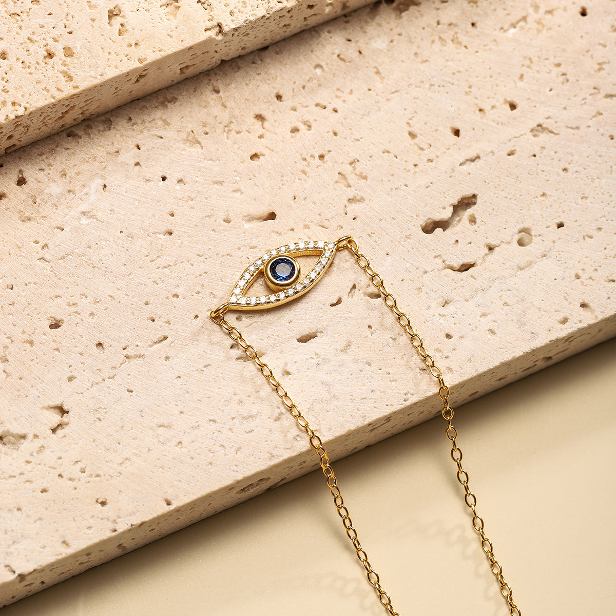 Sapphire Diamond Hollow Eye Chain Chic Bracelet