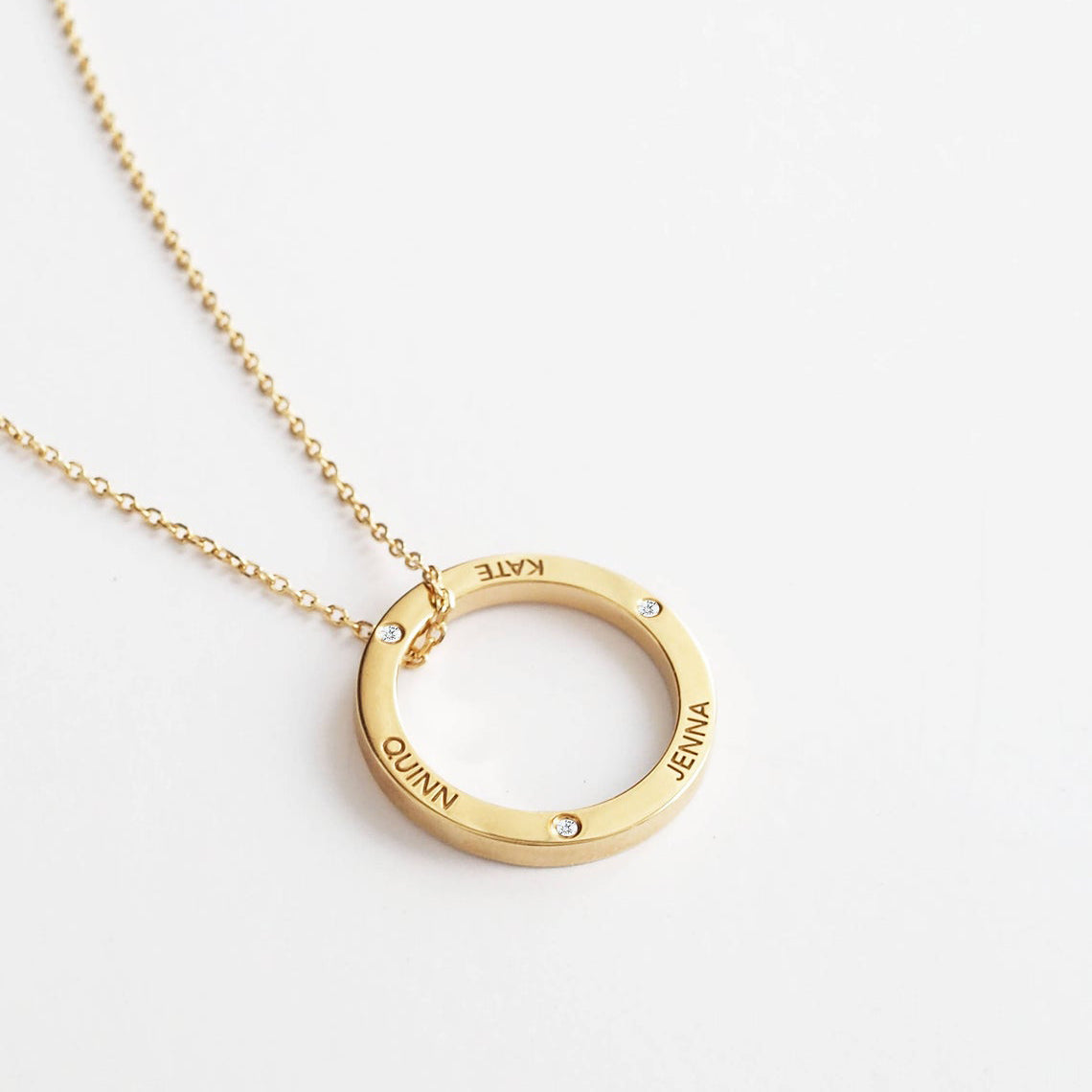 Selenichast linked circle custom name necklace